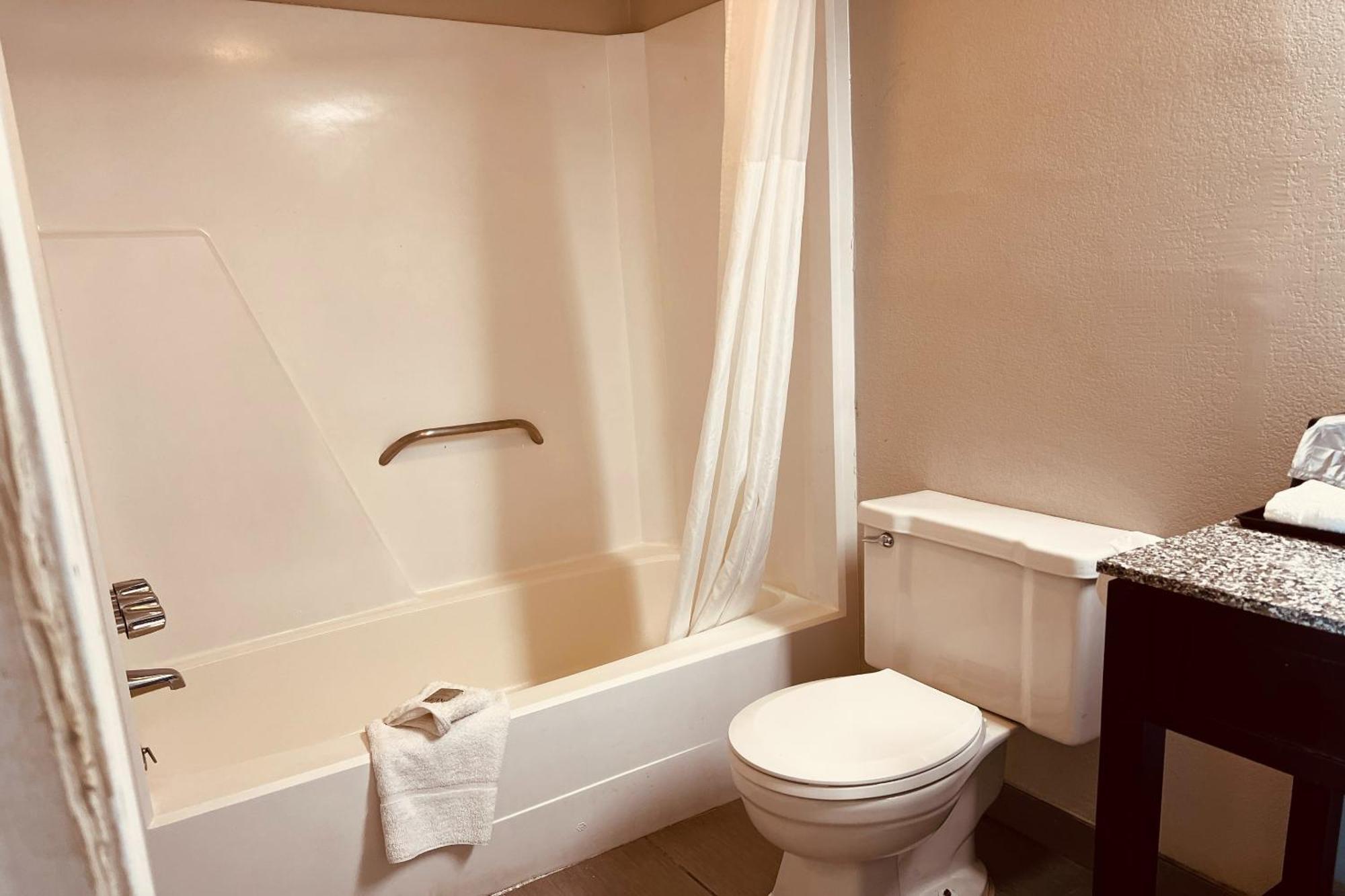 Cambridge Inn Oklahoma City Eksteriør billede